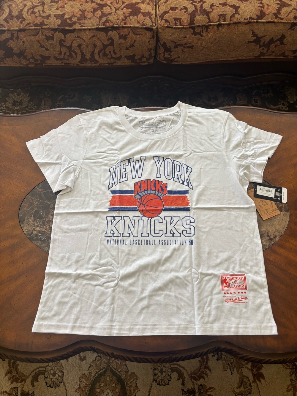 New York Knicks Mitchell & Ness White Graphic Tee Size XL
